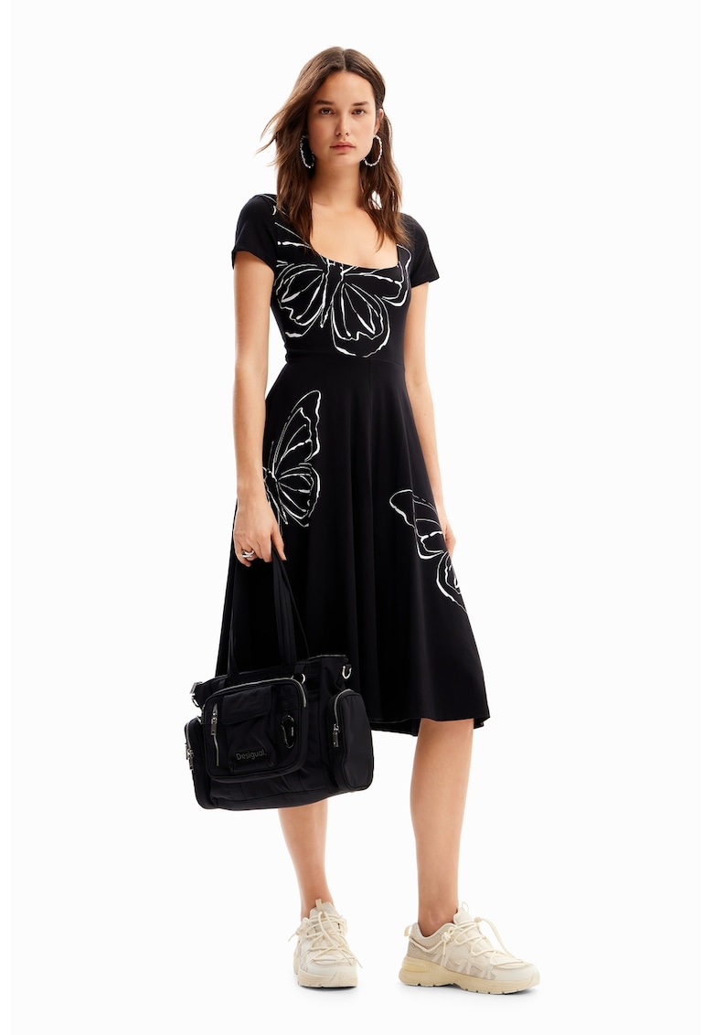 Rochie evazata cu fluturi