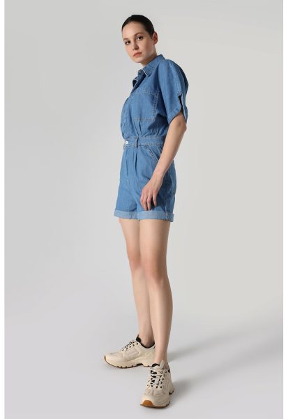 Salopeta scurta de denim cu buzunare aplicate
