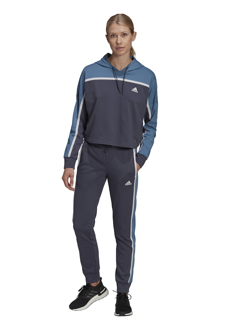 Trening cu model colorblock - pentru fitness