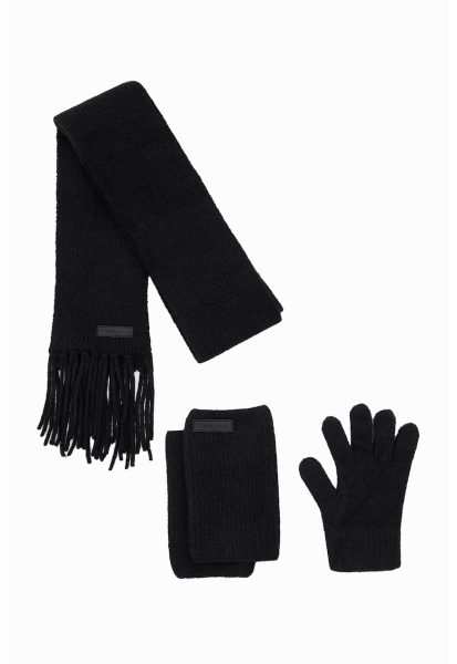 Set de manusi si fular din tricot