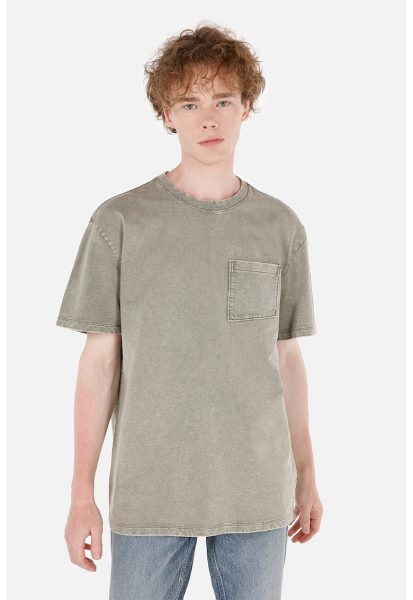 Tricou cu decolteu la baza gatului si buzunar pe piept