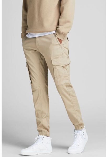 Pantaloni cargo cu buzunare oblice