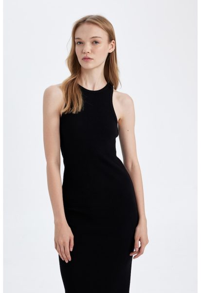 Rochie maxi cambrata cu slit pe spate