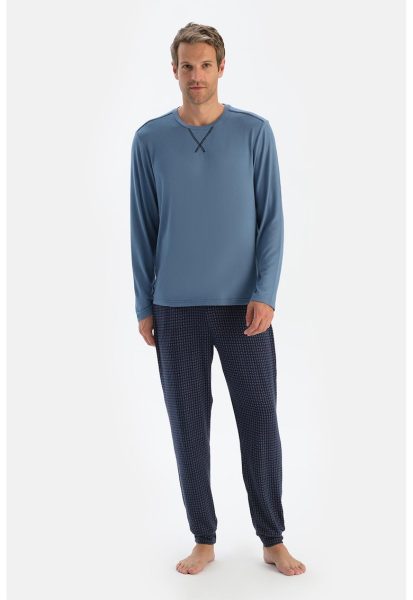 Pijama cu pantaloni lungi si decolteu