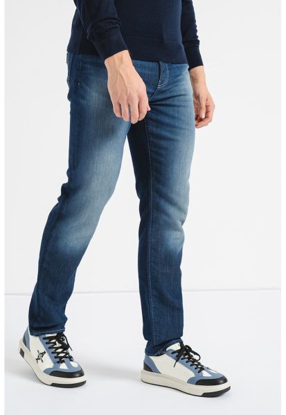 Blugi relaxed fit cu talie medie