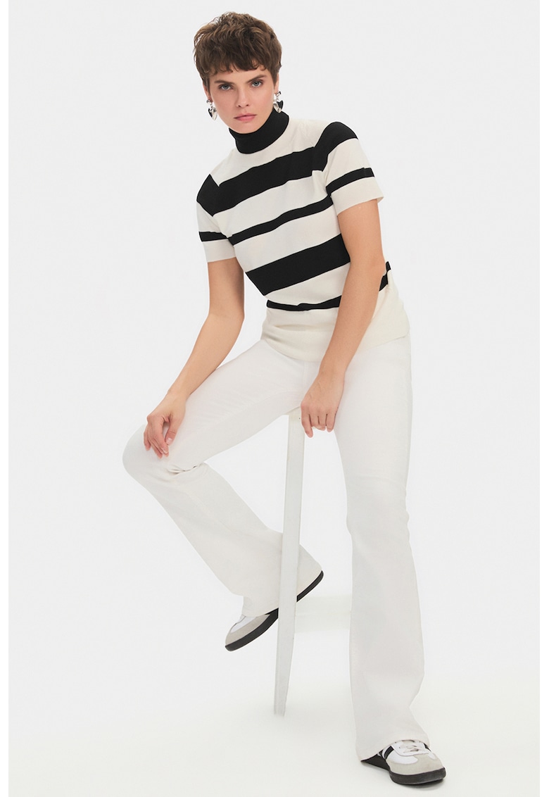Tricou cu model in dungi
