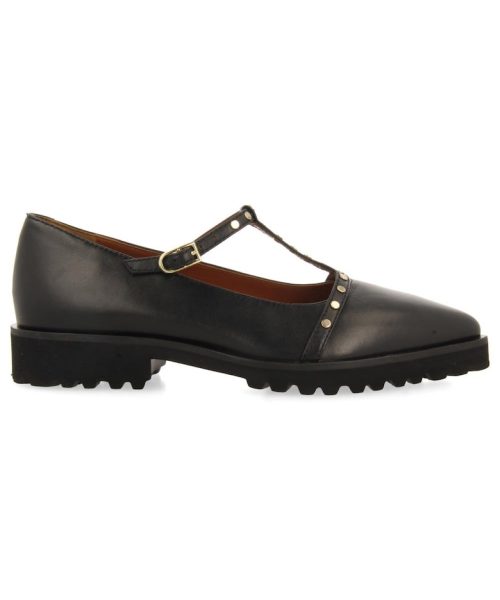 Pantofi din piele