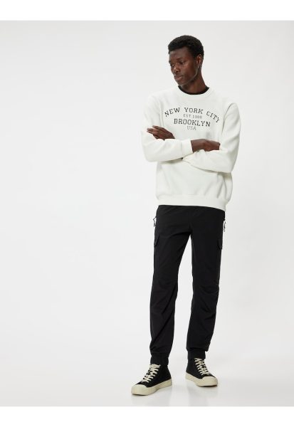 Pantaloni de trening cargo cu snur de ajustare