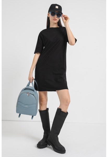Rochie-tricou cu decolteu la baza gatului