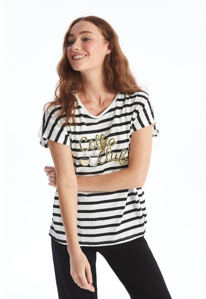 Pijama cu pantaloni crop si model grafic